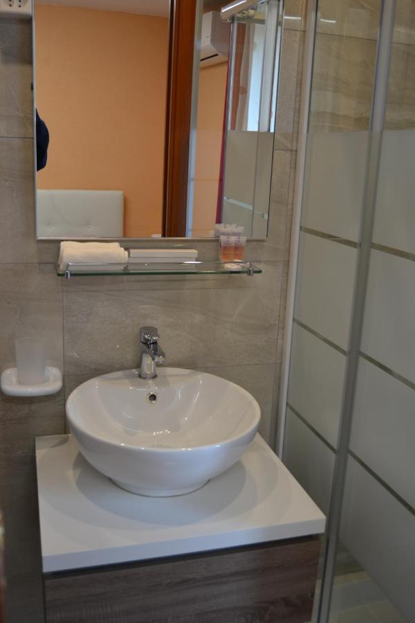 Casa Yoghi Hotel Cadenazzo Buitenkant foto
